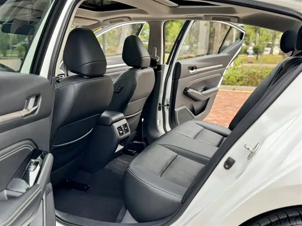 Nissan Teana 2024 из CN, фото 3