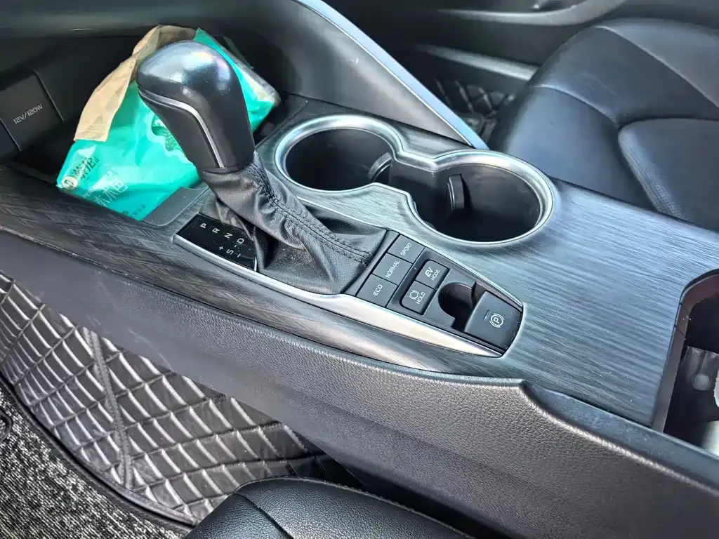 Toyota Camry 2021 из CN, фото 7