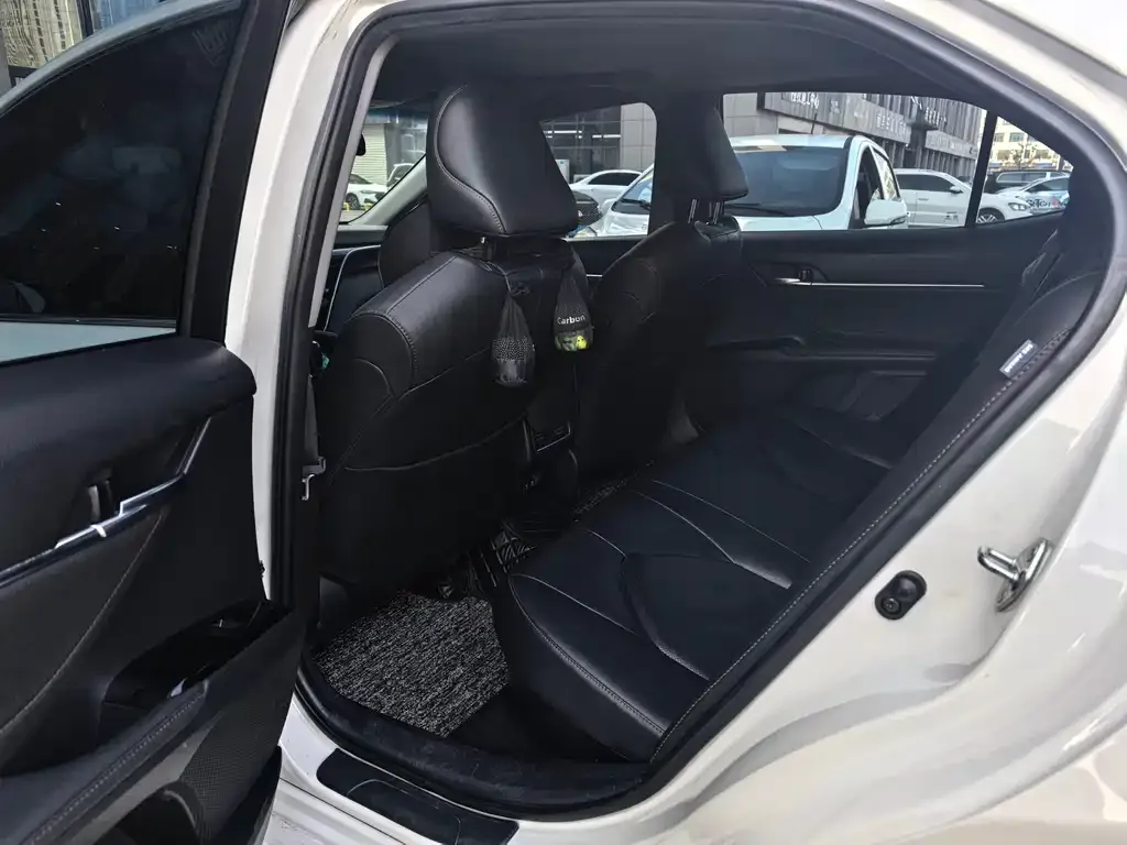 Toyota Camry 2021 из CN, фото 5