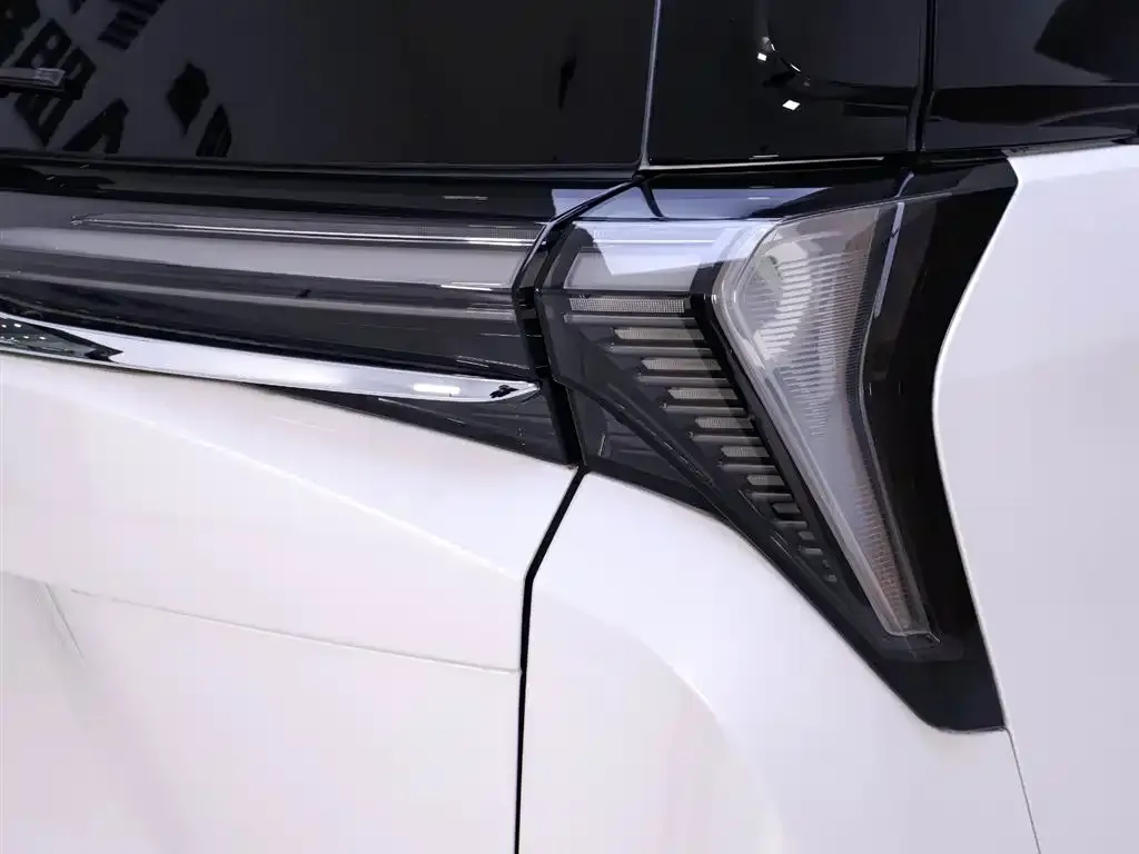 Buick GL8 Hybrid — фото 4