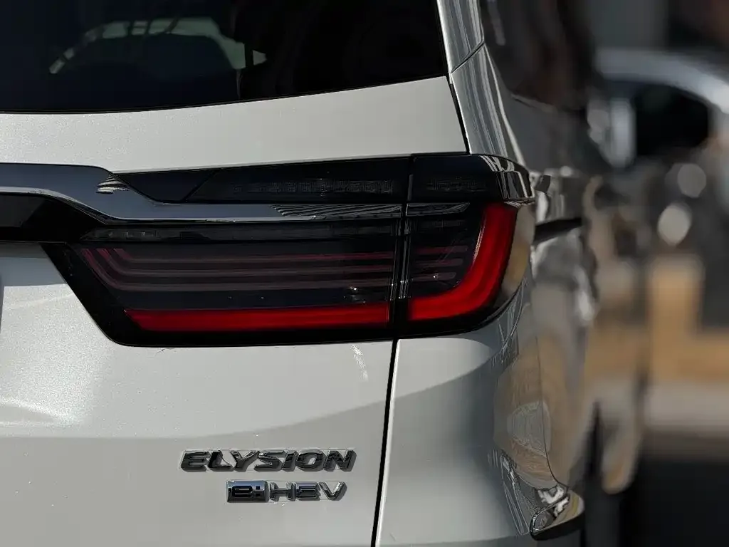 Honda Elysion 2023 из CN, фото 6