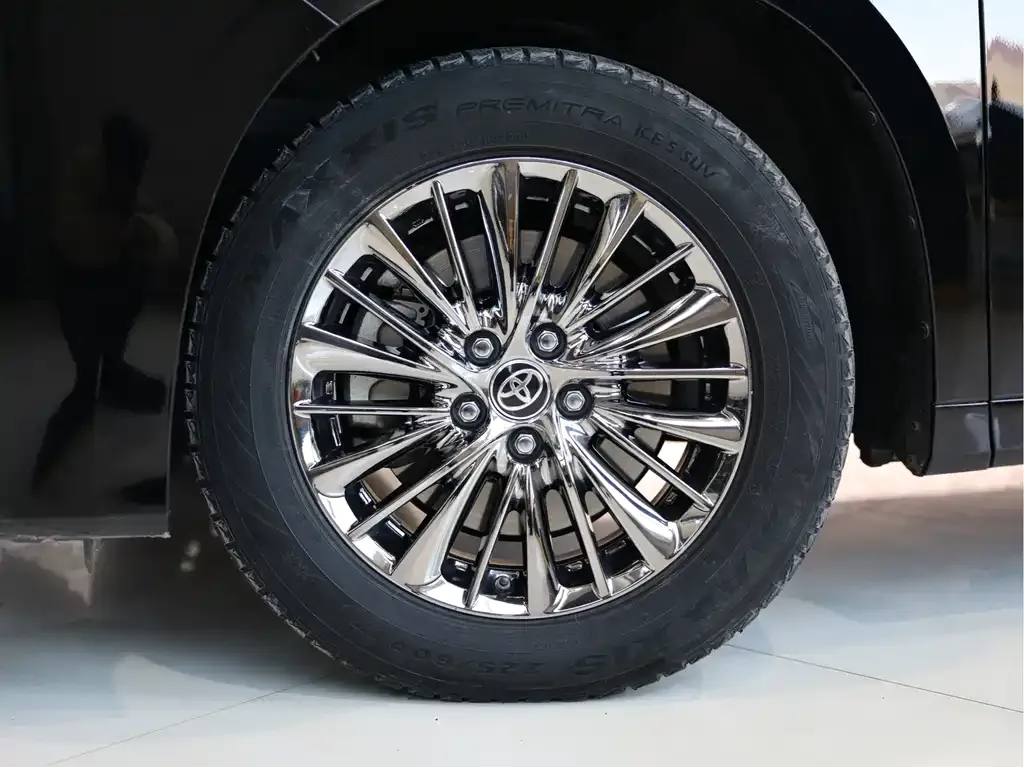 Toyota Alphard — фото 10