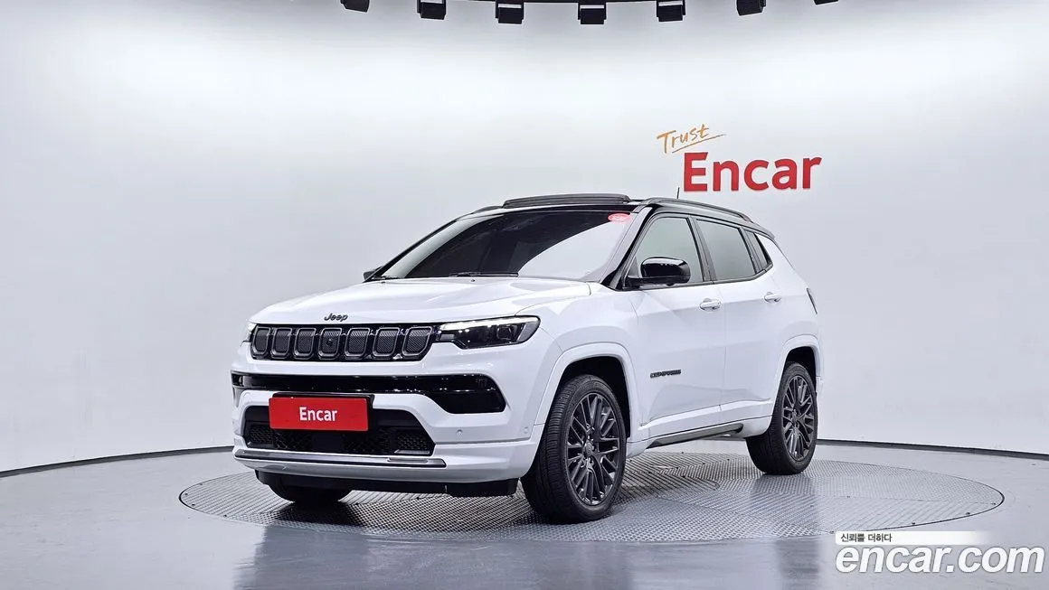 Jeep Compass — фото 1