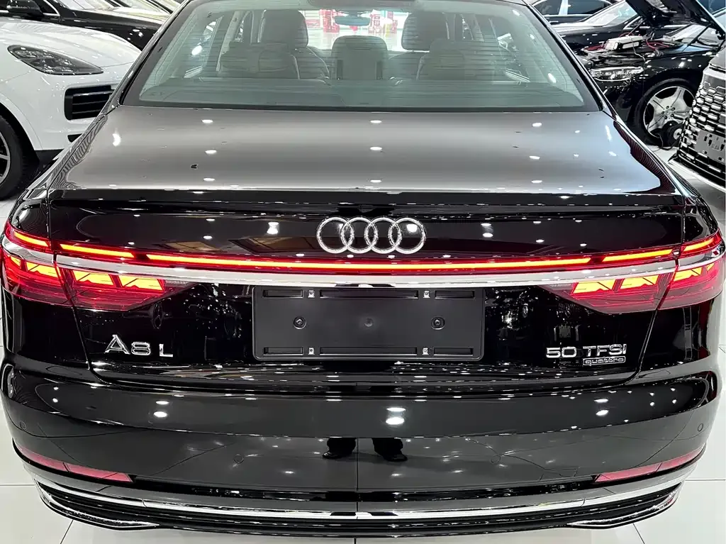 Audi A8 — фото 10
