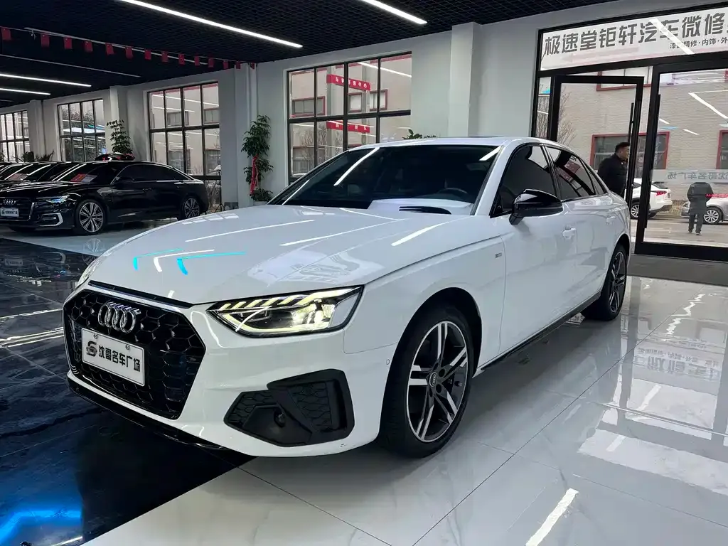 Audi A4L 2022 из CN, фото 1