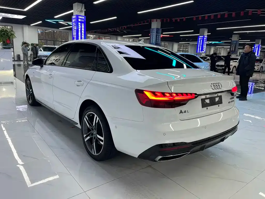 Audi A4L 2022 из CN, фото 8