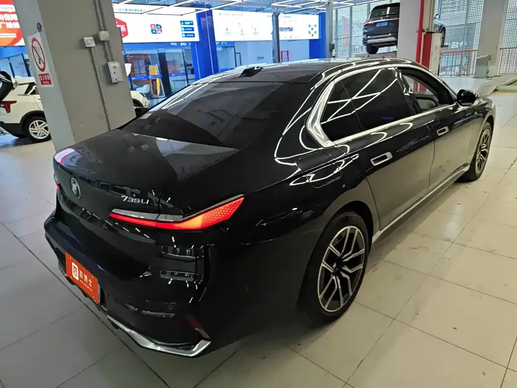 BMW 7 Series 2023 из CN, фото 6