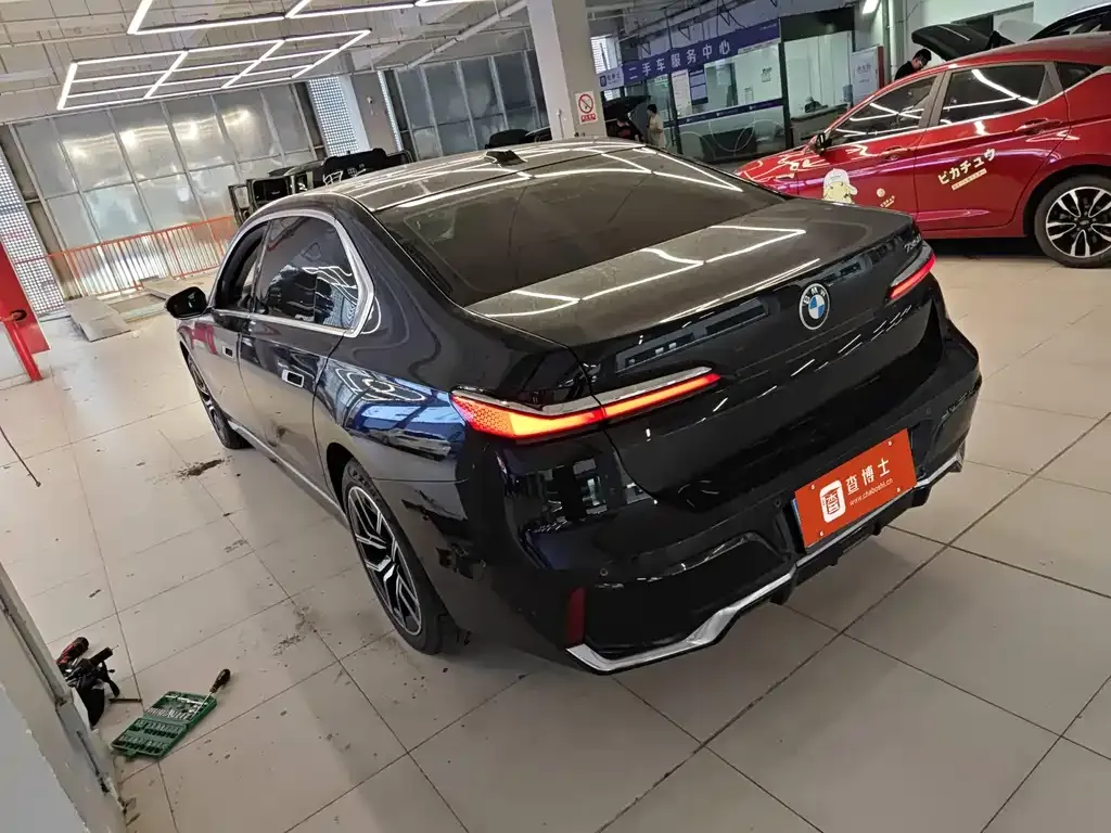 BMW 7 Series 2023 из CN, фото 7