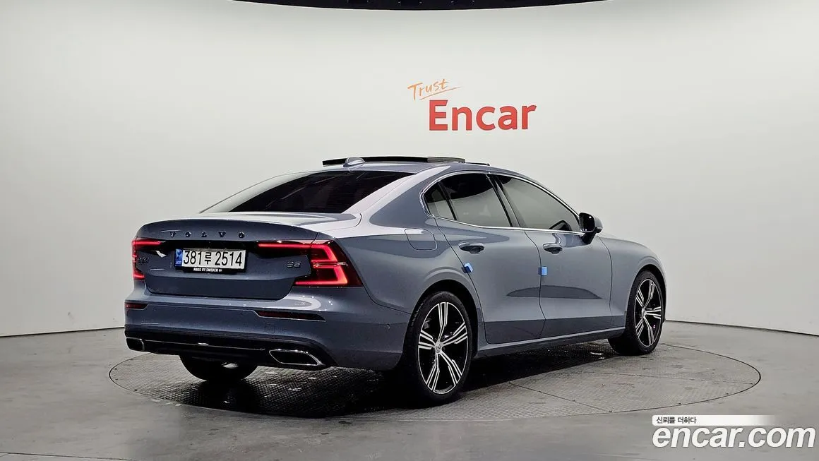 Volvo S60 — фото 10