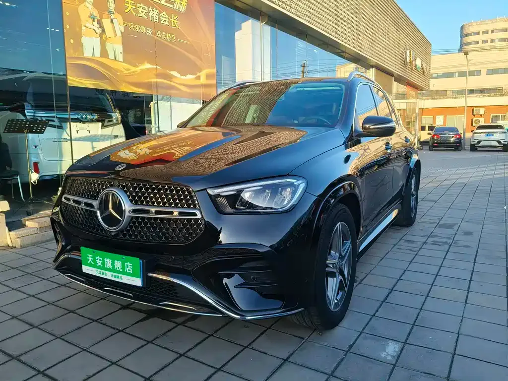 Mercedes-Benz GLE — фото 1