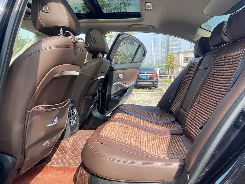 BMW 3 Series 2024 из CN, фото 2
