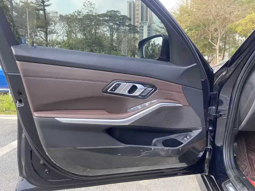 BMW 3 Series 2024 из CN, фото 8
