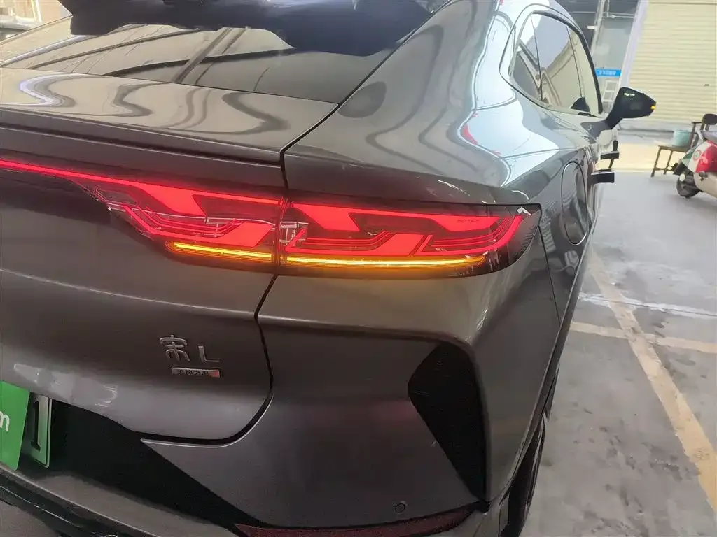BYD L EV — фото 3