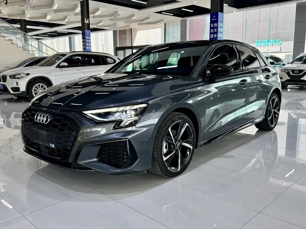 Audi A3 — фото 1