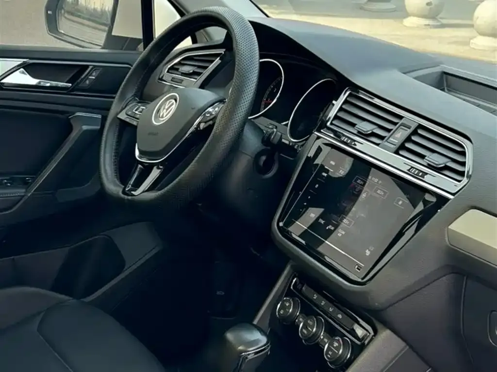 Volkswagen Tiguan L 2021 из CN, фото 4