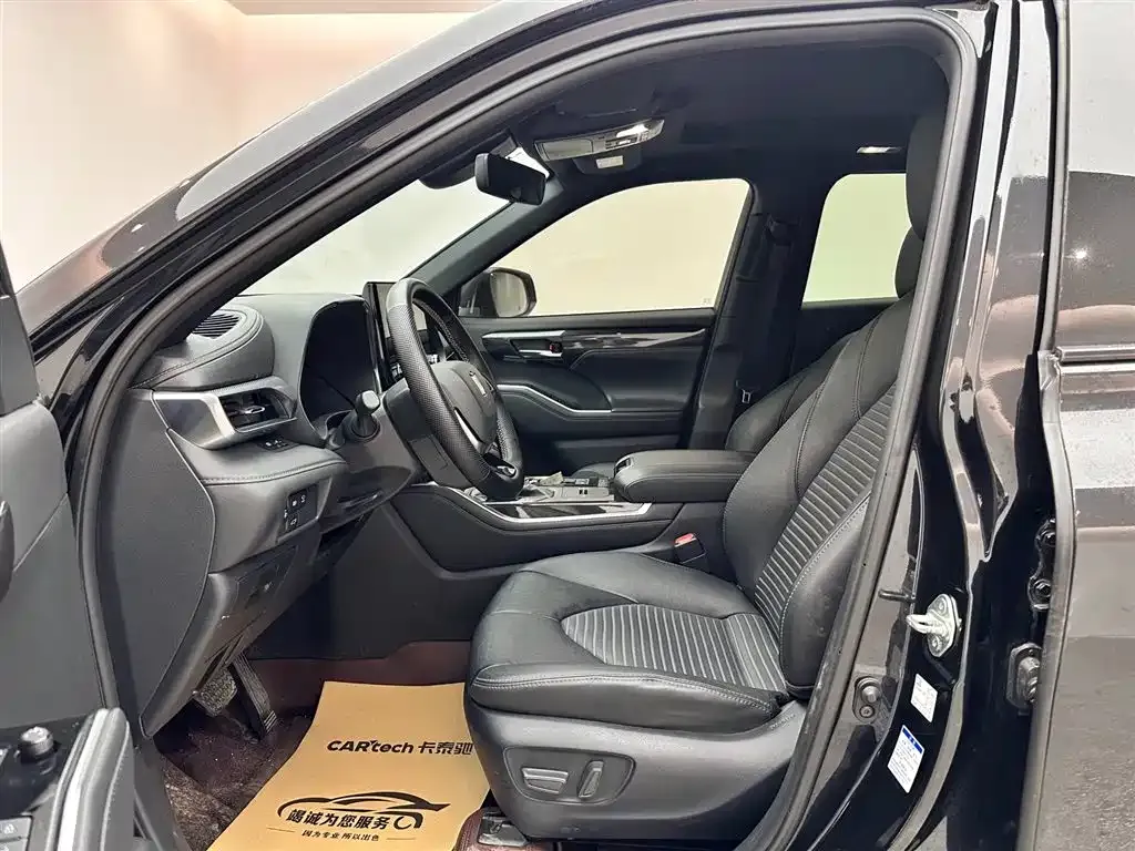 Toyota Crown Kluger 2022 из CN, фото 8