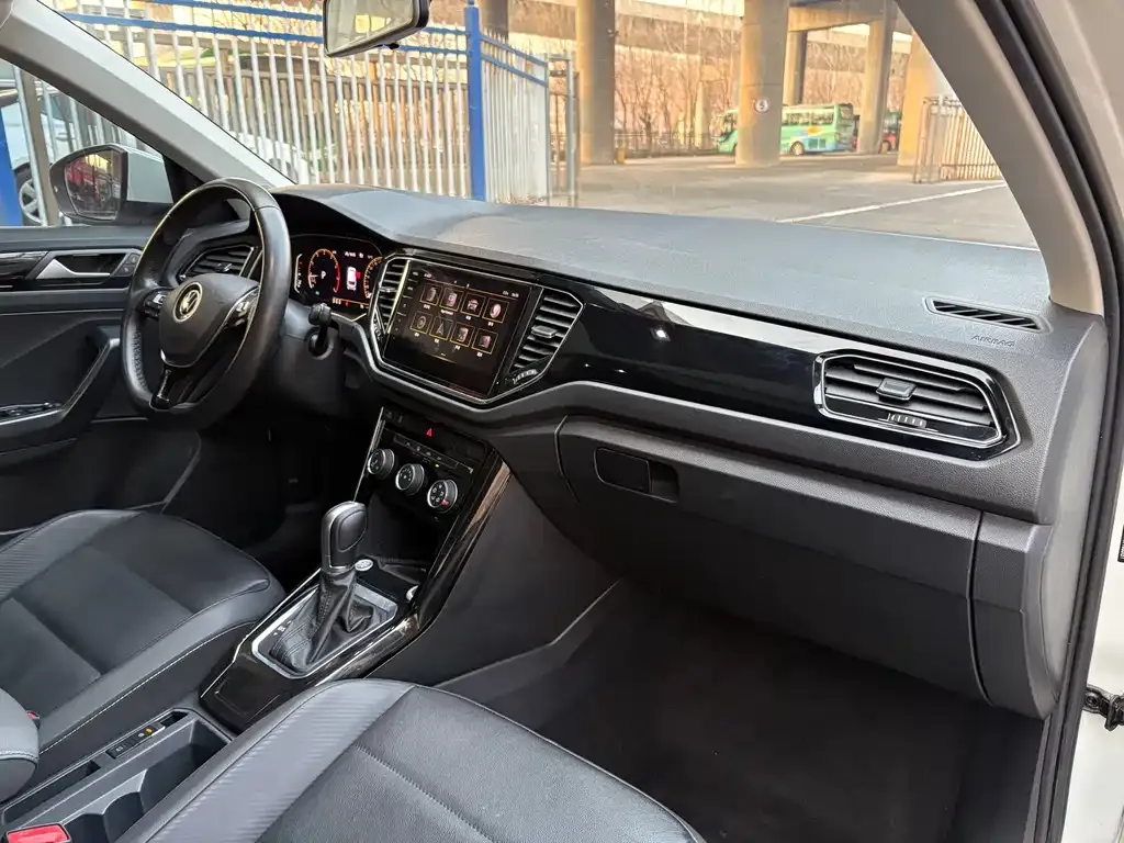 Volkswagen T-Roc 2021 из CN, фото 5