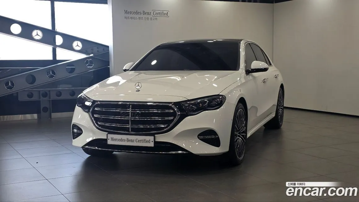 Mercedes-Benz E-Class — фото 1