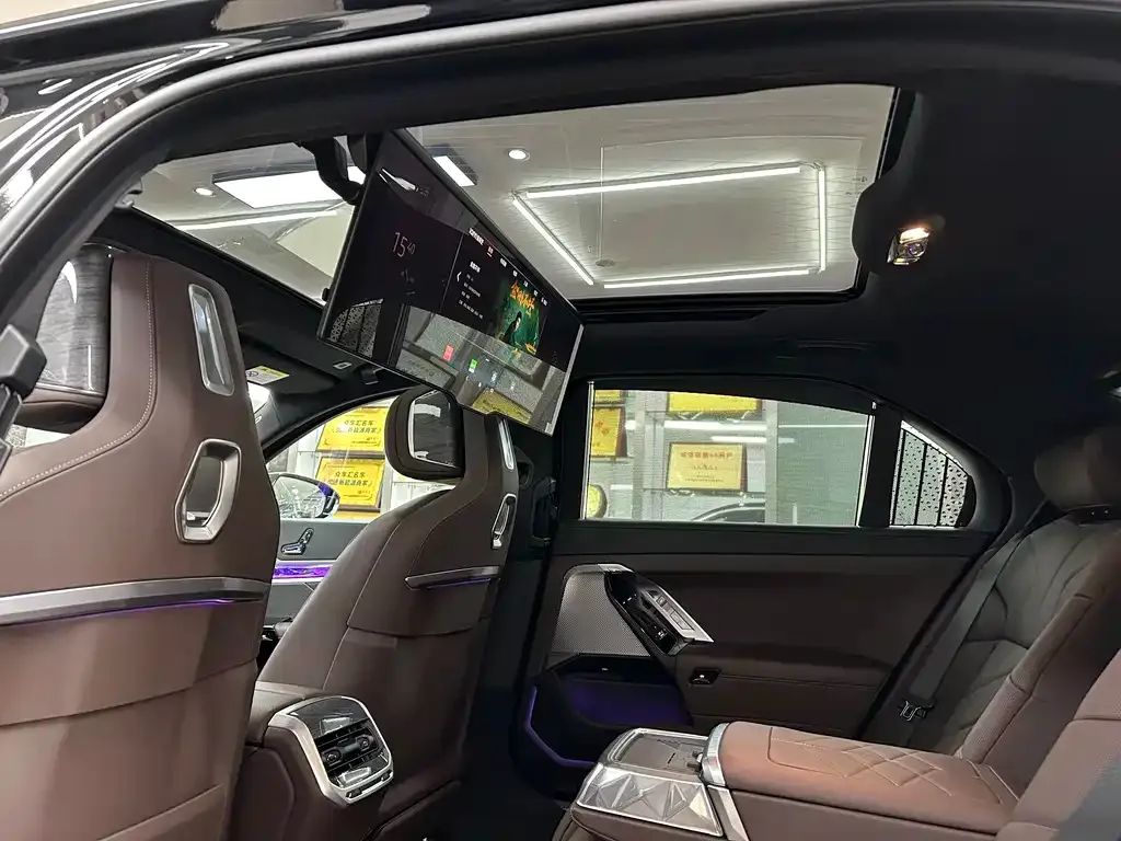 BMW 7 Series 2025 из CN, фото 3