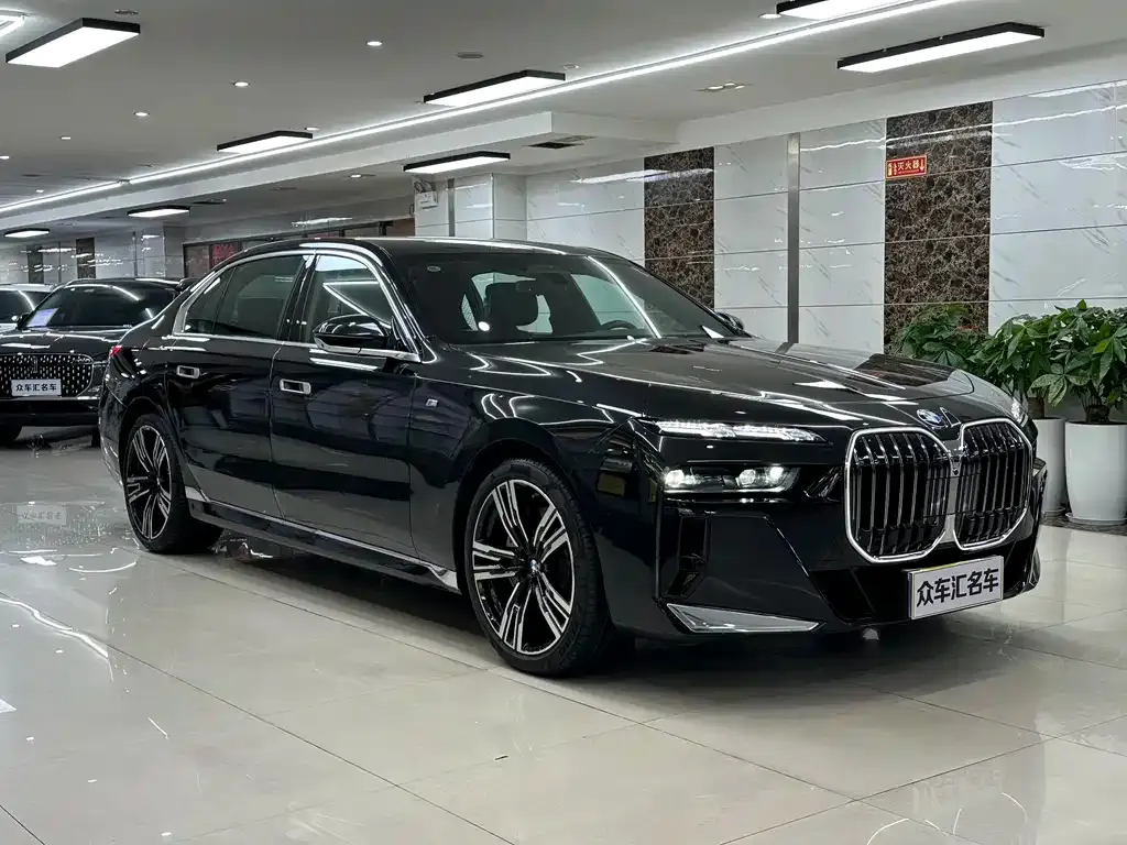 BMW 7 Series 2025 из CN, фото 9