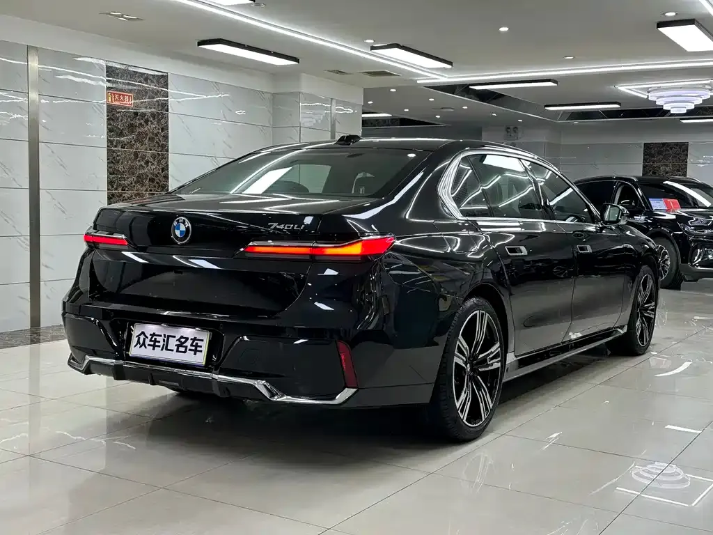 BMW 7 Series 2025 из CN, фото 10