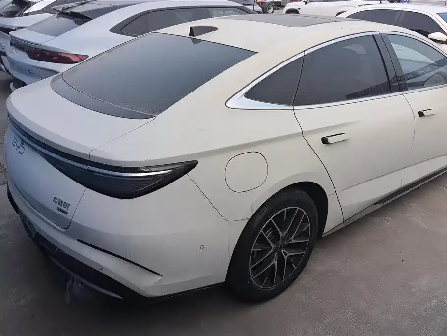 BYD Seal 07 DM-i — фото 3