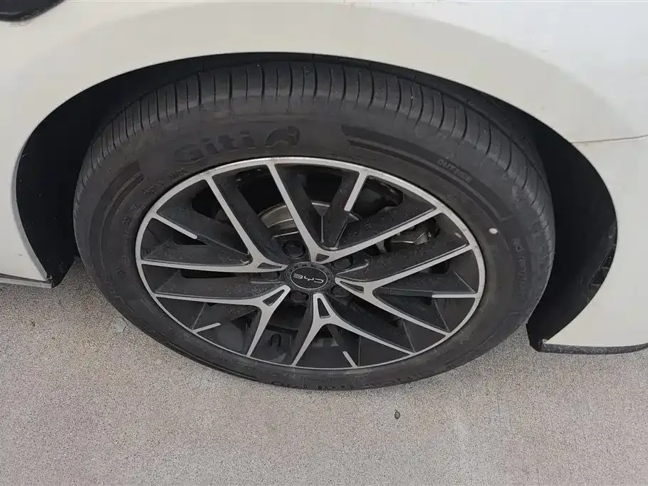 BYD Seal 07 DM-i — фото 7