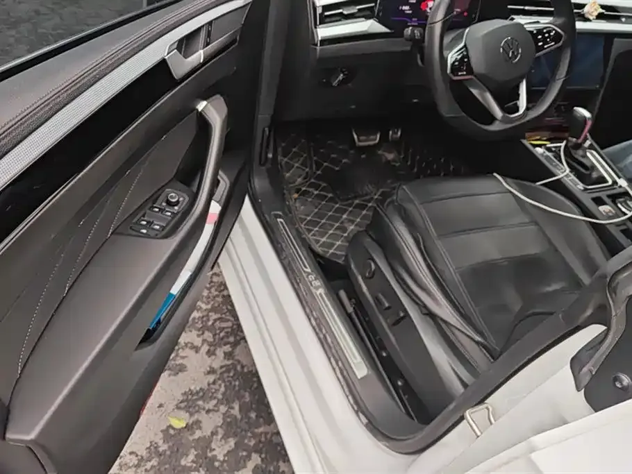 Volkswagen CC 2023 из CN, фото 5