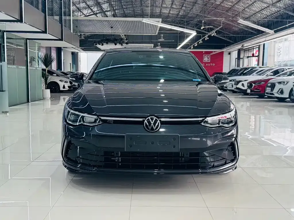 Volkswagen Golf 2023 из CN, фото 10