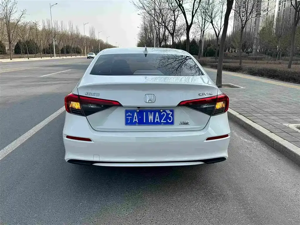 Honda Civic — фото 10