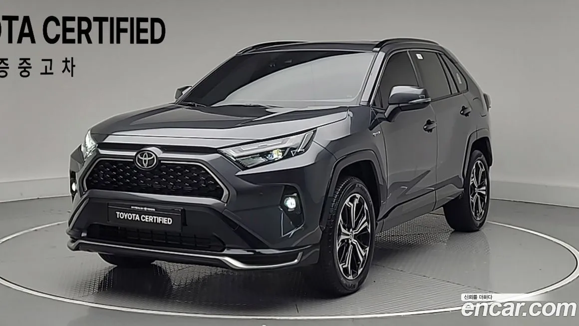 Toyota RAV4 — фото 1
