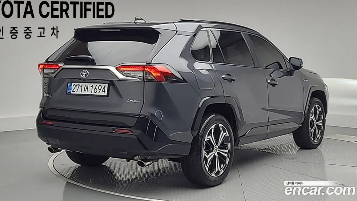 Toyota RAV4 — фото 7