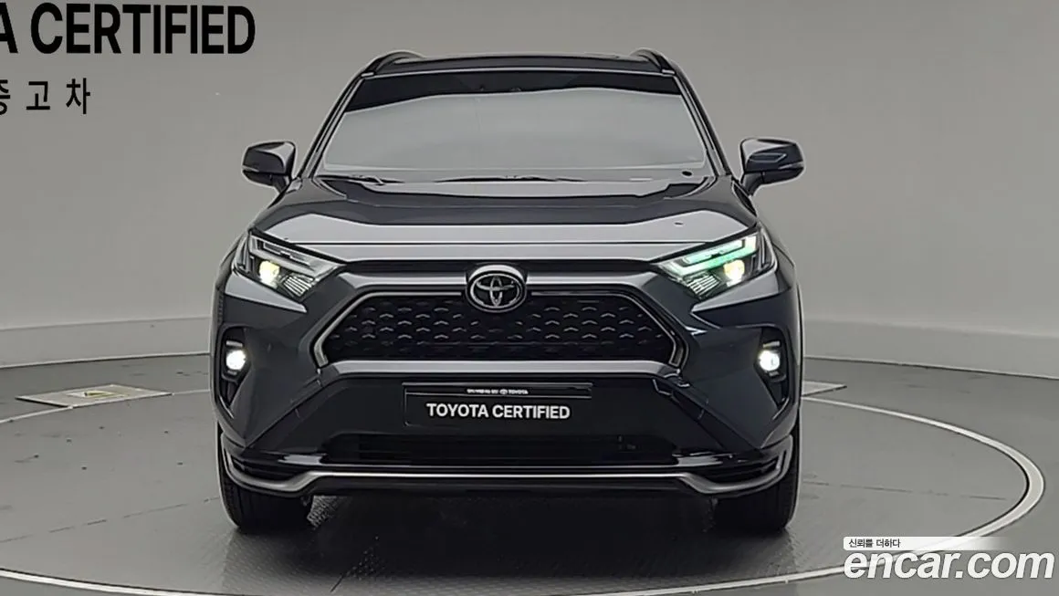 Toyota RAV4 — фото 2