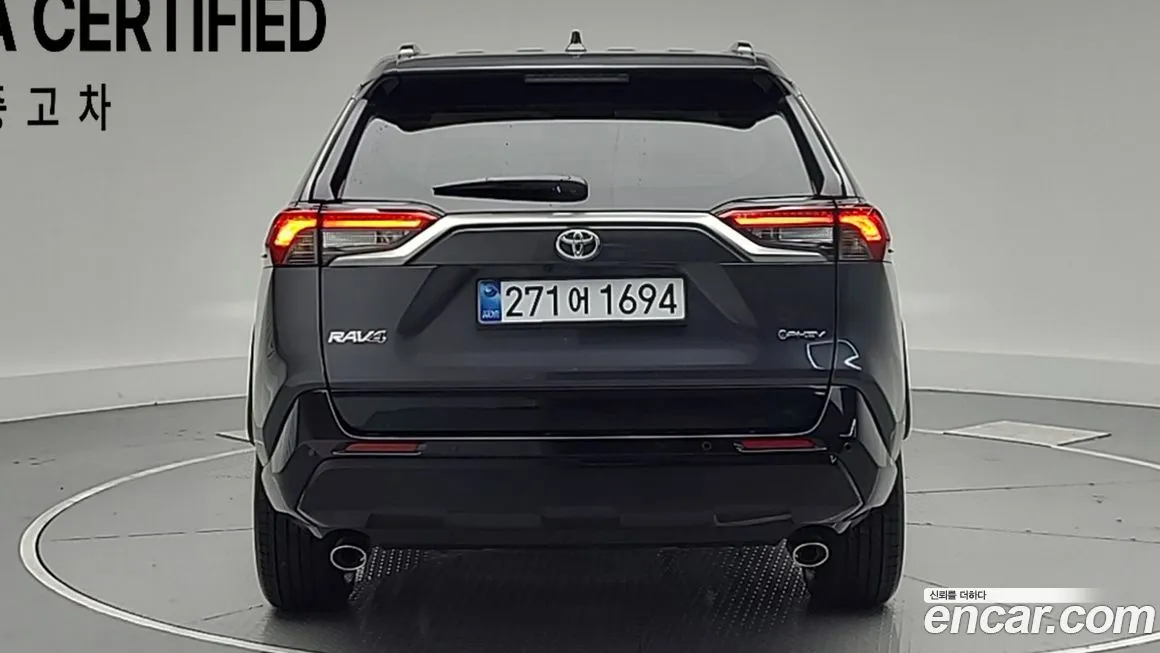 Toyota RAV4 — фото 5