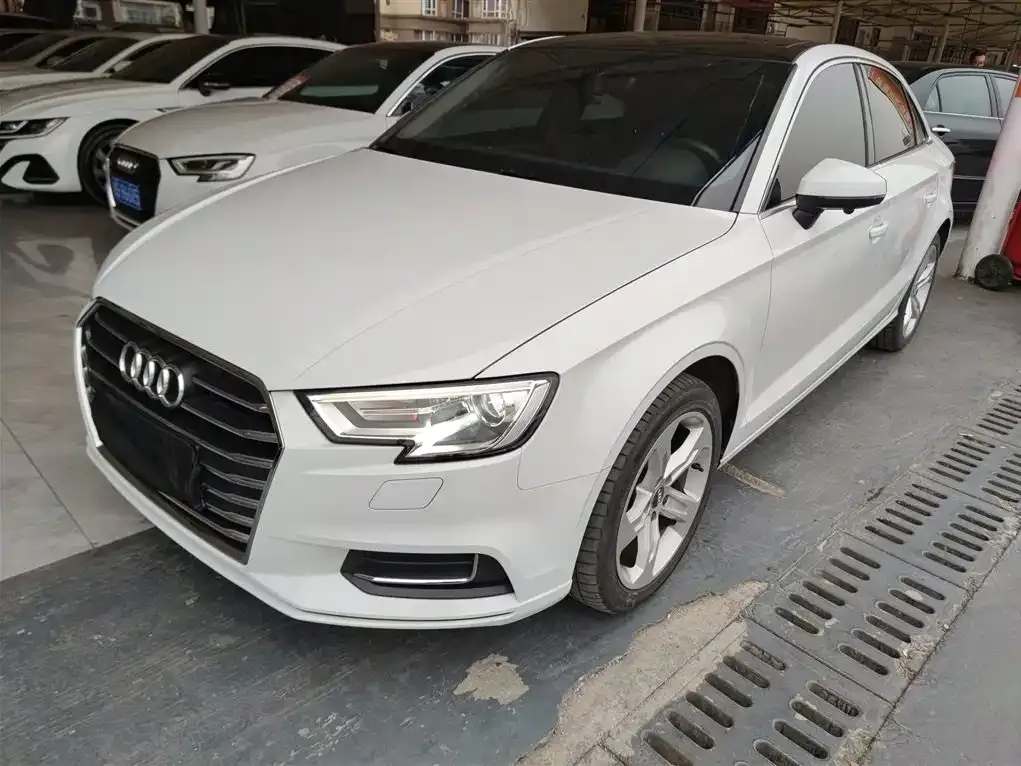 Audi A3 — фото 1