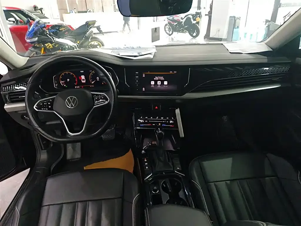 Volkswagen Passat 2023 из CN, фото 2