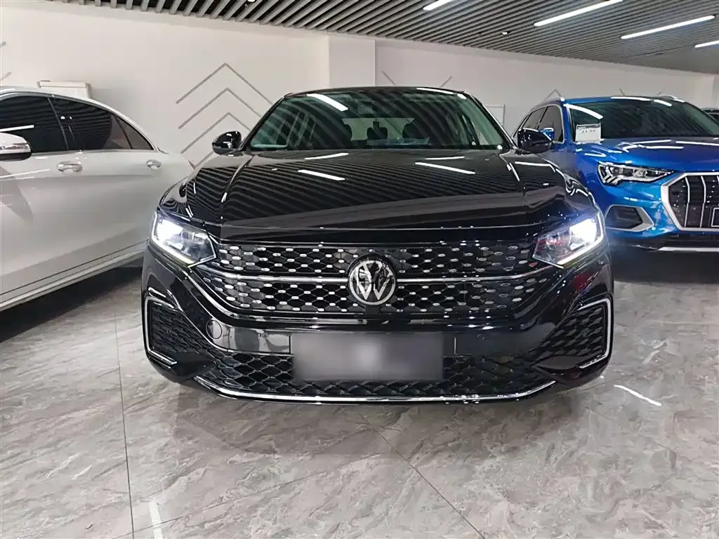 Volkswagen Passat 2023 из CN, фото 3