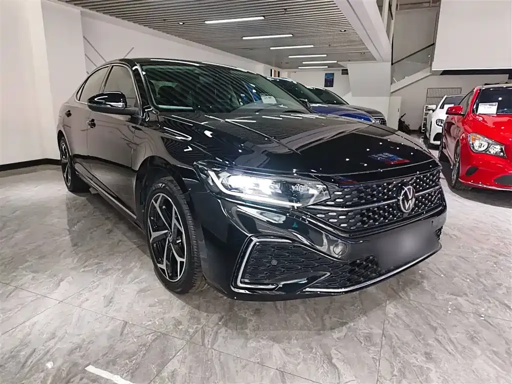 Volkswagen Passat 2023 из CN, фото 4