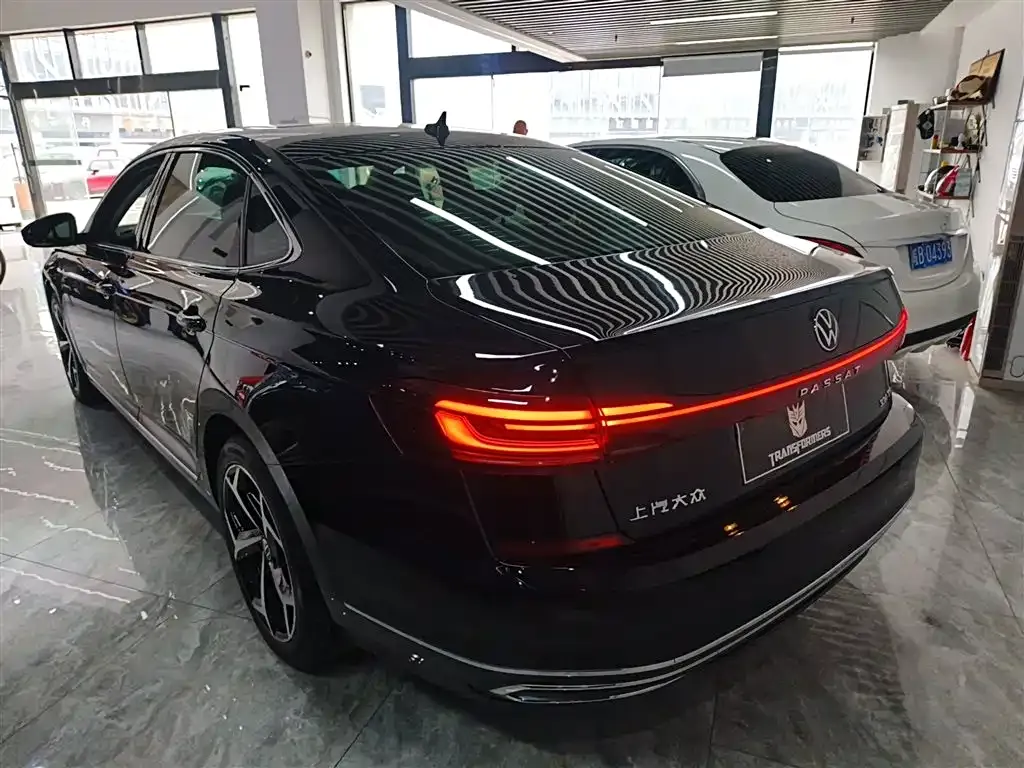 Volkswagen Passat 2023 из CN, фото 8