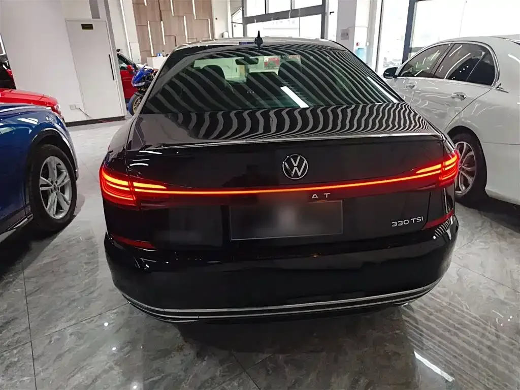 Volkswagen Passat 2023 из CN, фото 6