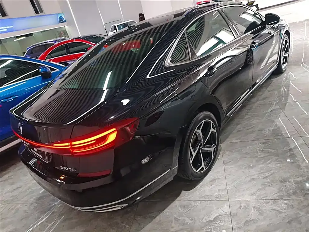 Volkswagen Passat 2023 из CN, фото 7