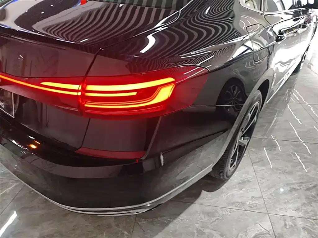 Volkswagen Passat 2023 из CN, фото 9
