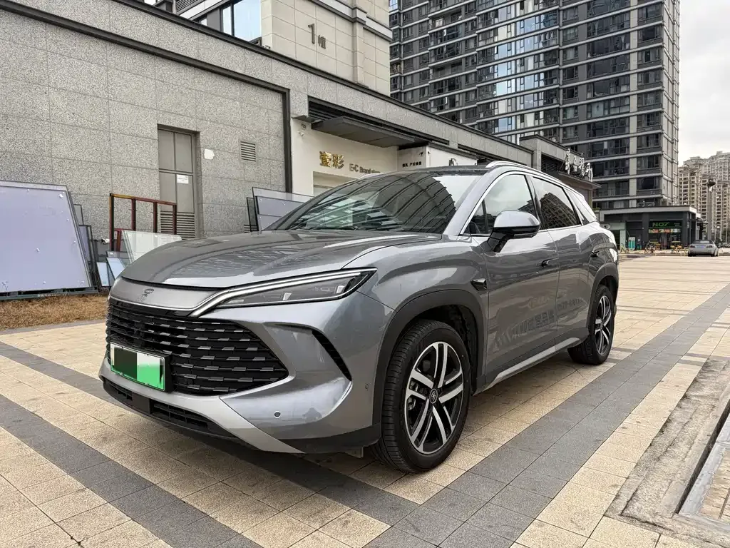 BYD L DM-i — фото 1