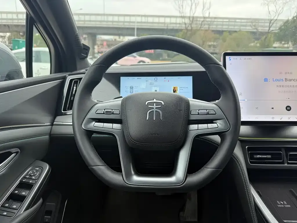 BYD L DM-i — фото 10