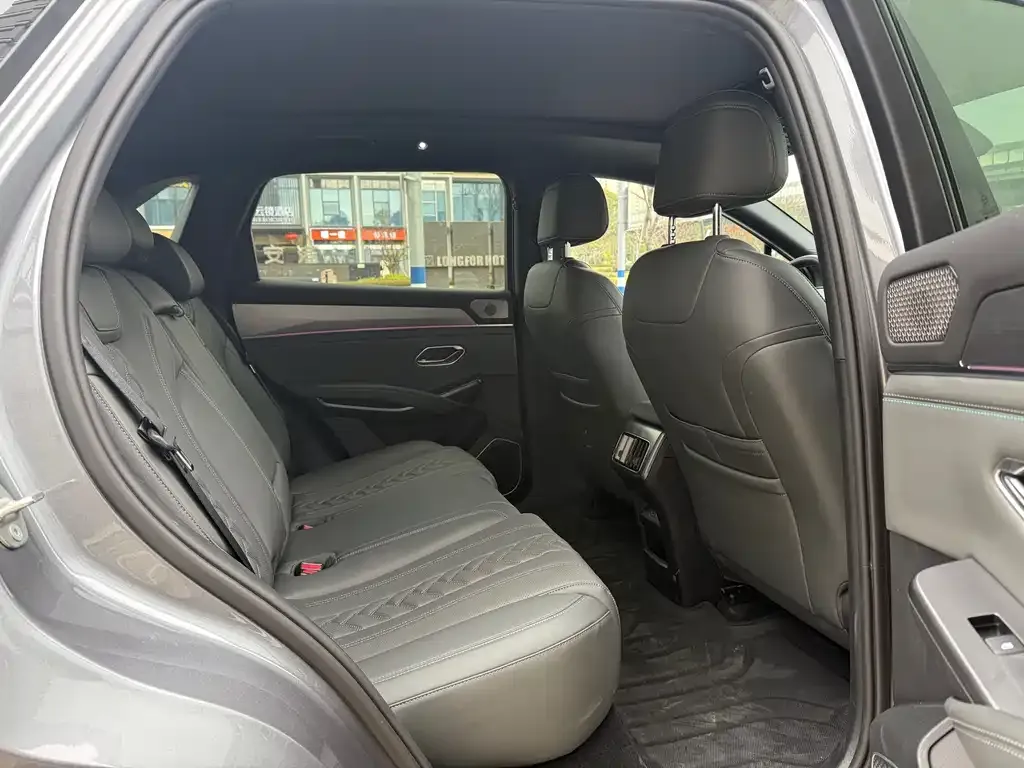BYD L DM-i — фото 7