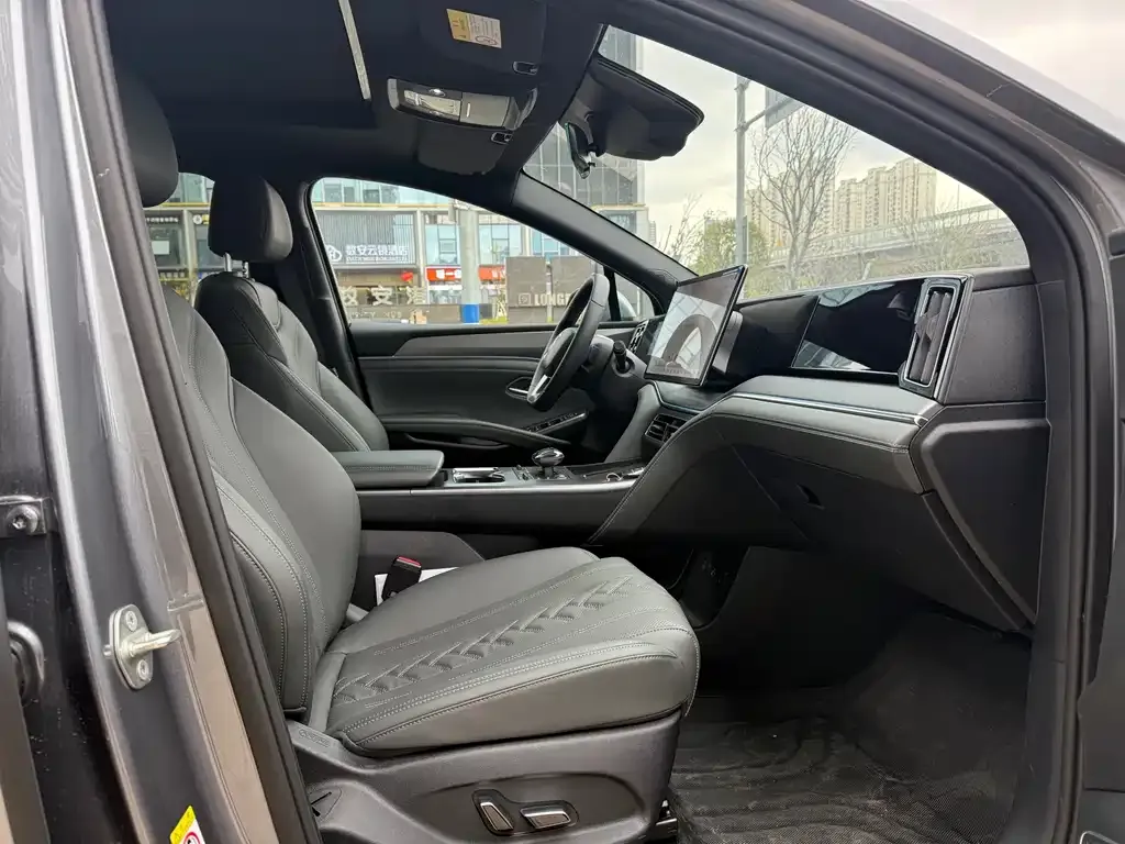 BYD L DM-i — фото 2