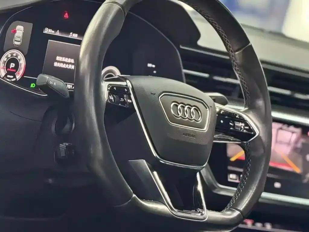 Audi A6L — фото 7