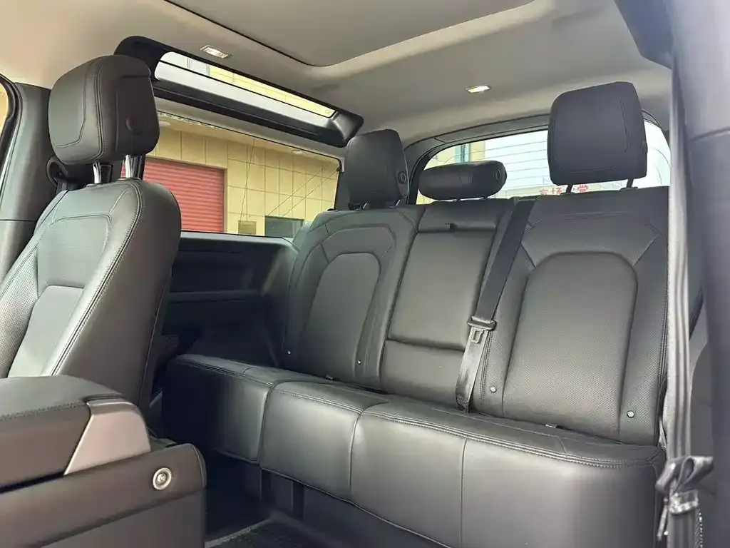 Land Rover Defender 2023 из CN, фото 8