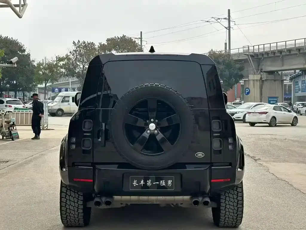 Land Rover Defender 2023 из CN, фото 4