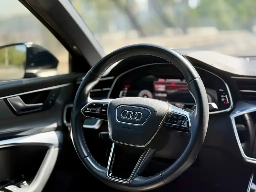 Audi A6L 2022 из CN, фото 2